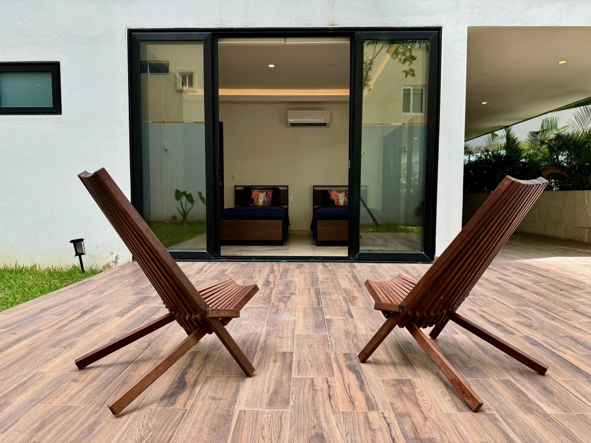 Lovely & New! Super Location Apartment