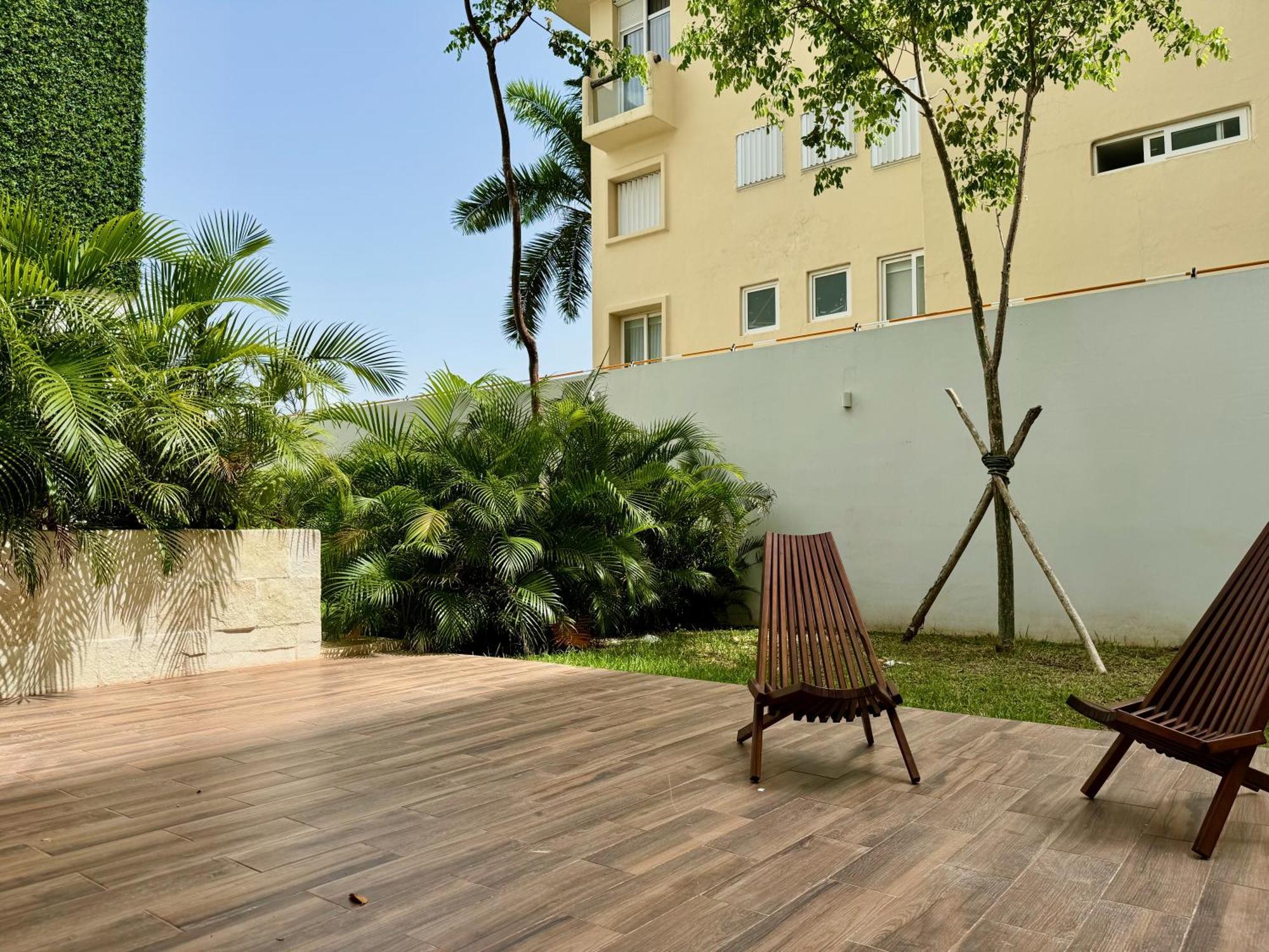 Lovely & New! Super Location * Cancun