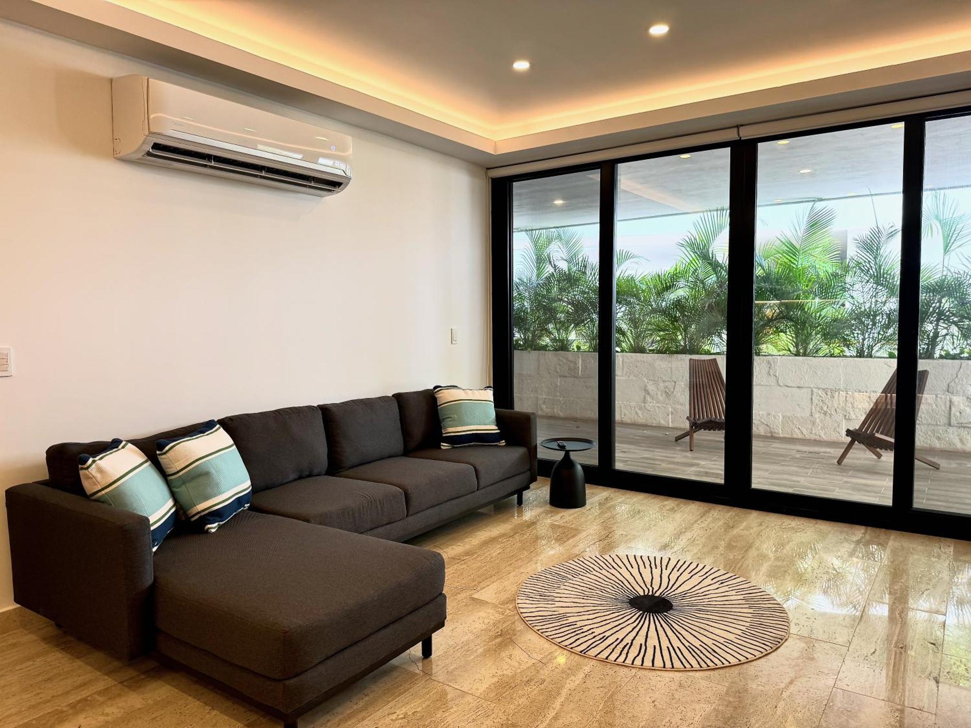 Lovely & New! Super Location Apartment