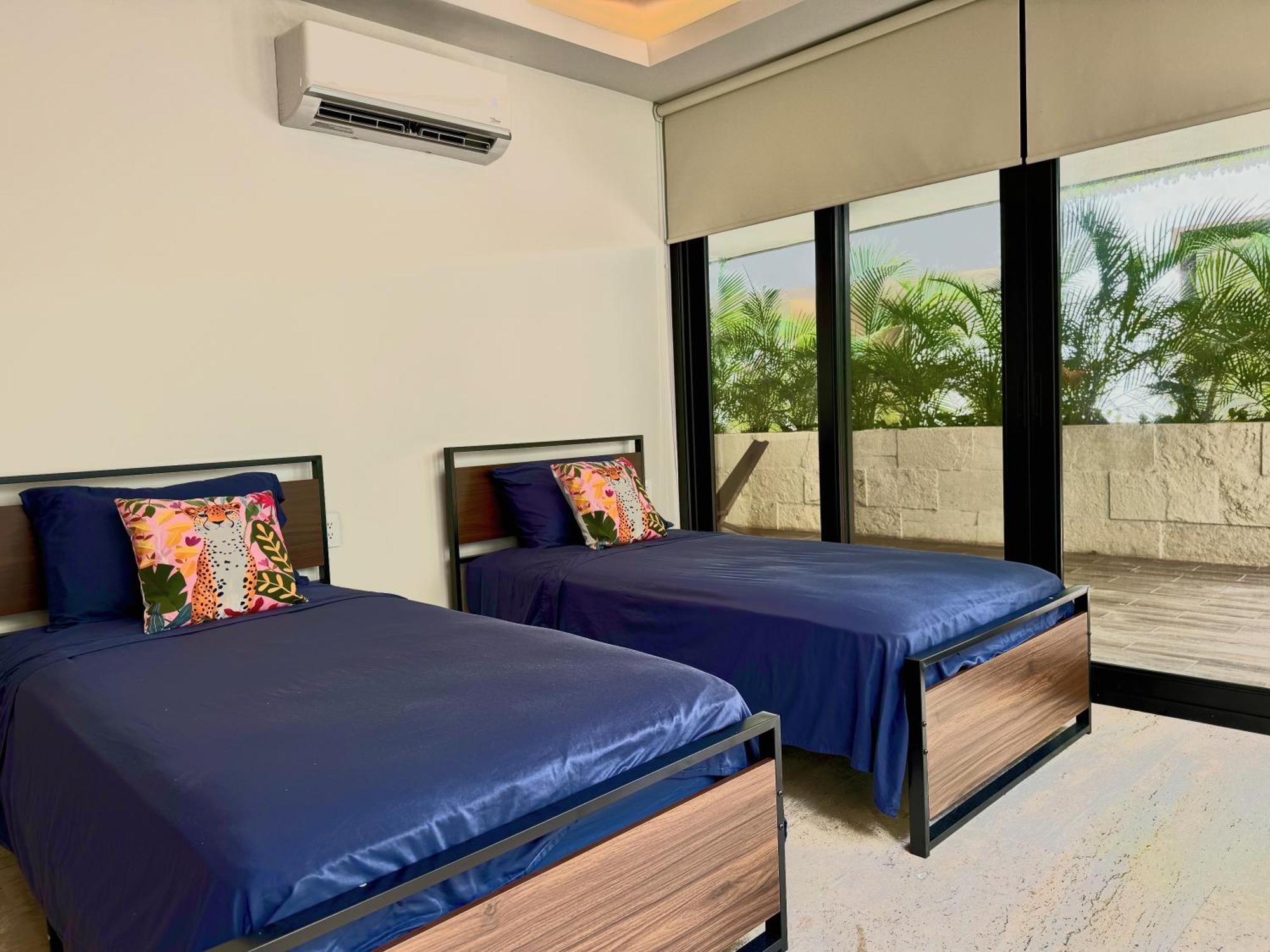 Lovely & New! Super Location Apartment *