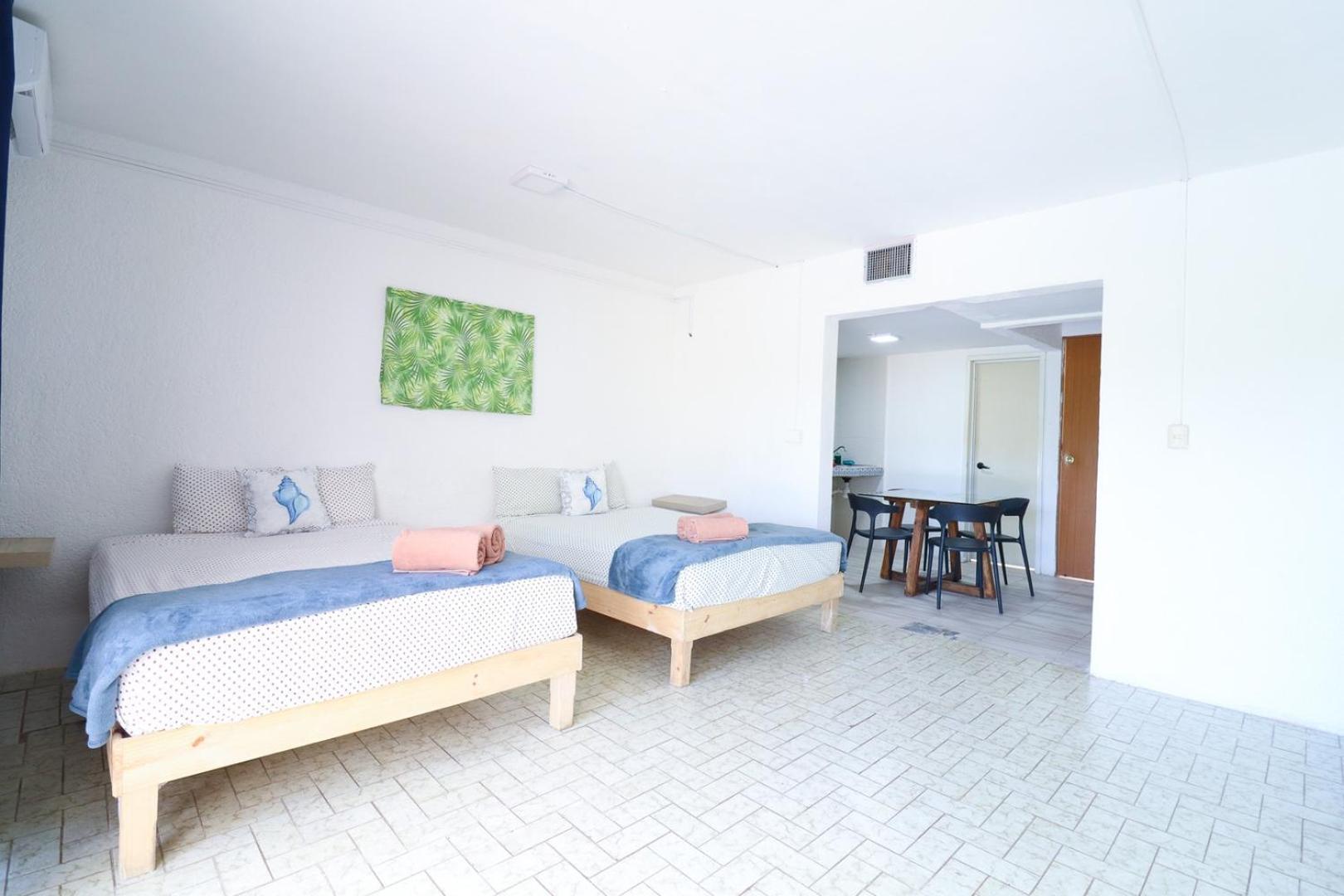 With Pool, And 5-min Walk To The Apartment Cancun