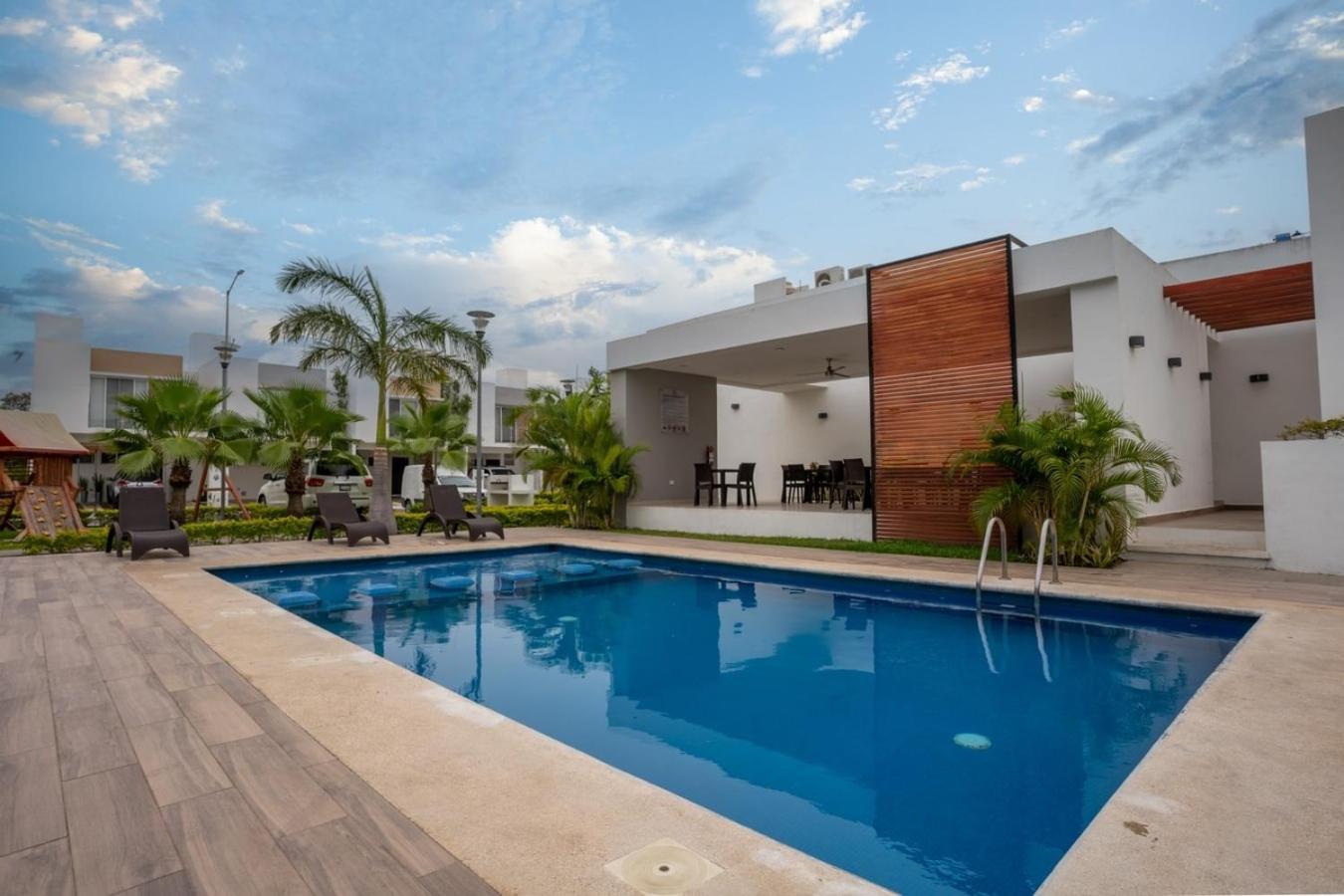 Holiday home 3br Modern House Located In Downtown's Heart *