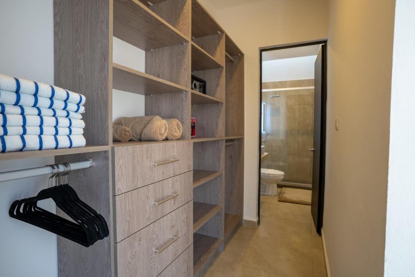 3br Modern House Located In Downtown's Heart Holiday home