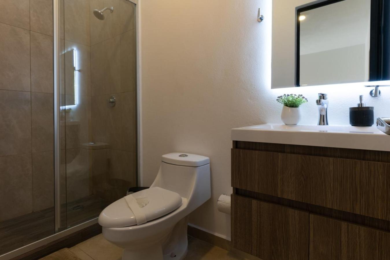 3br Modern House Located In Downtown's Heart Holiday home *
