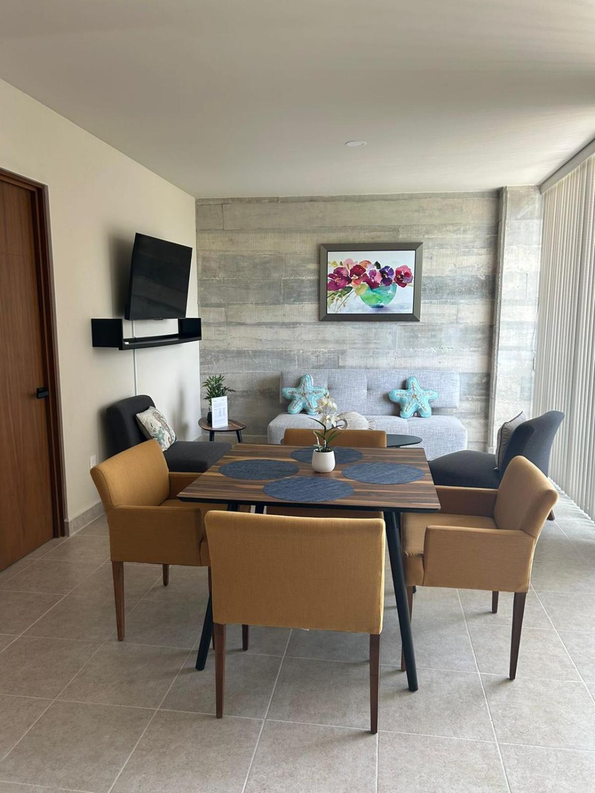 New Centric 1br With Gym & Pool