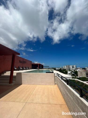 New Centric 1br With Gym & Pool Apartment