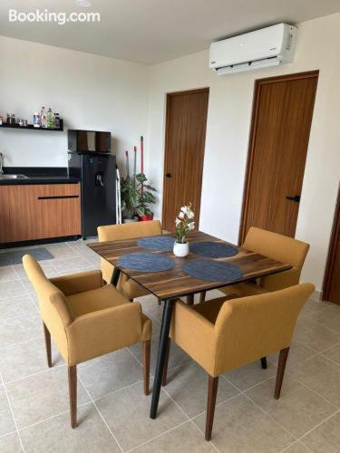 New Centric 1br With Gym & Pool Apartment