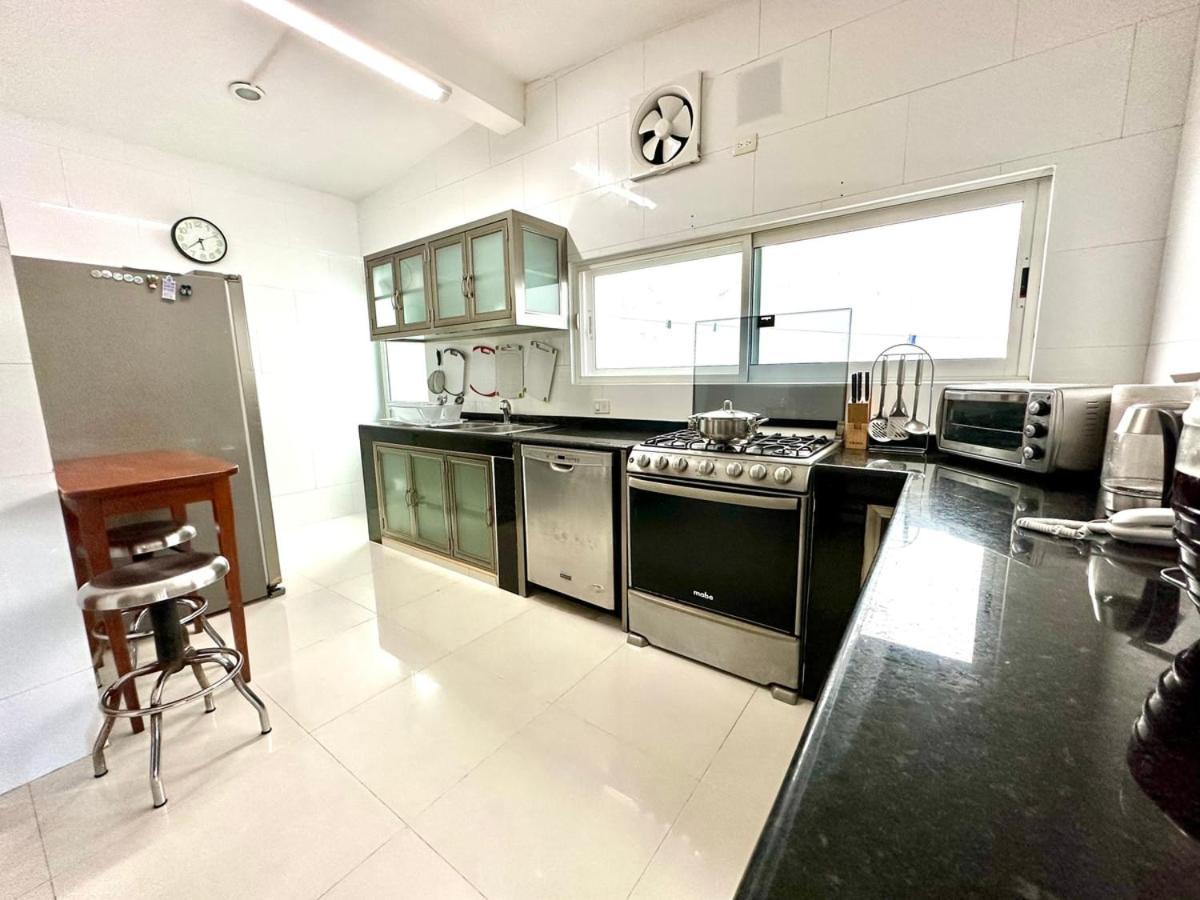 4br Paradise-private Pool W/ Gorgeous Lake Views! Holiday home