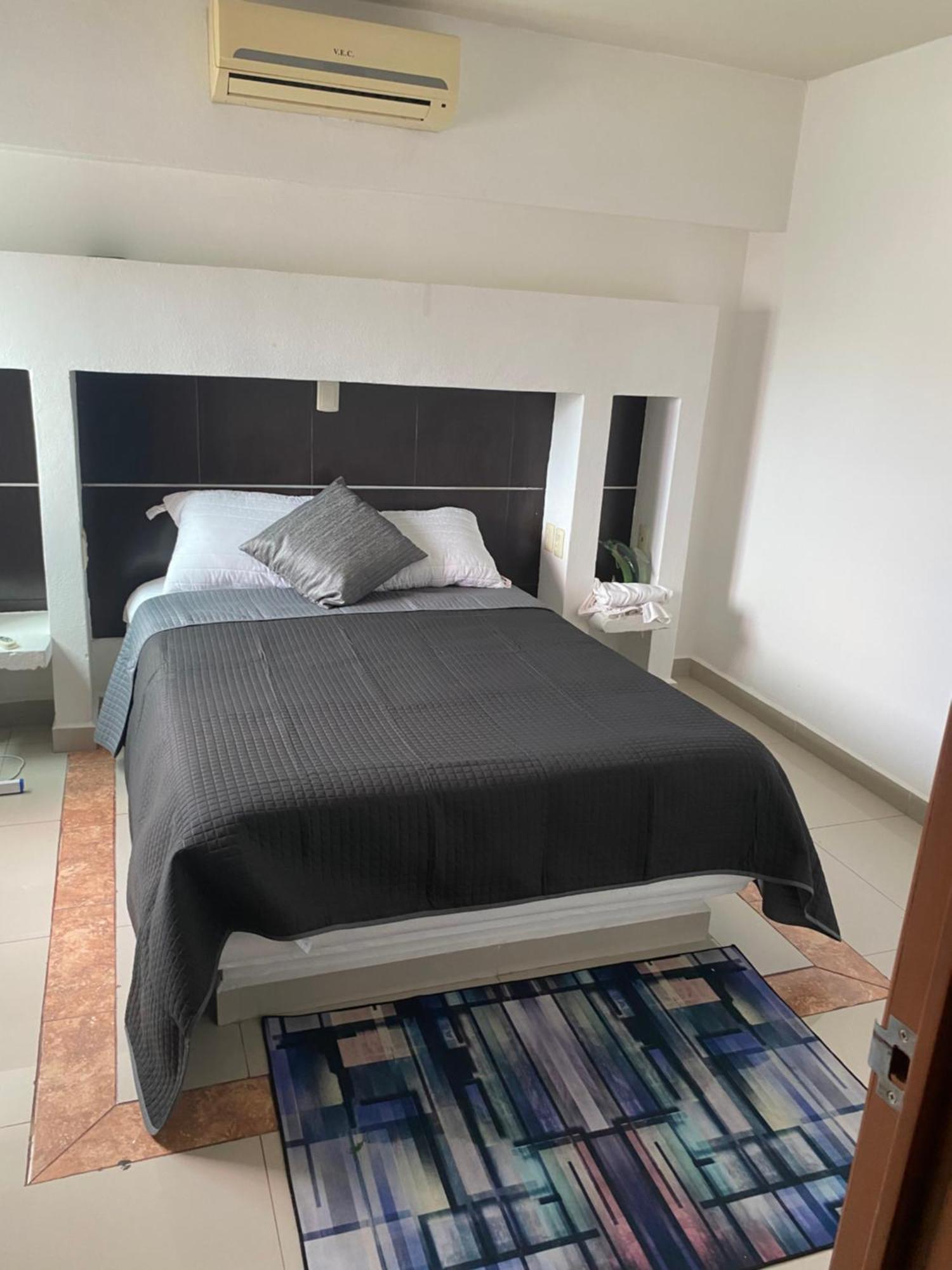 Express Apartment *