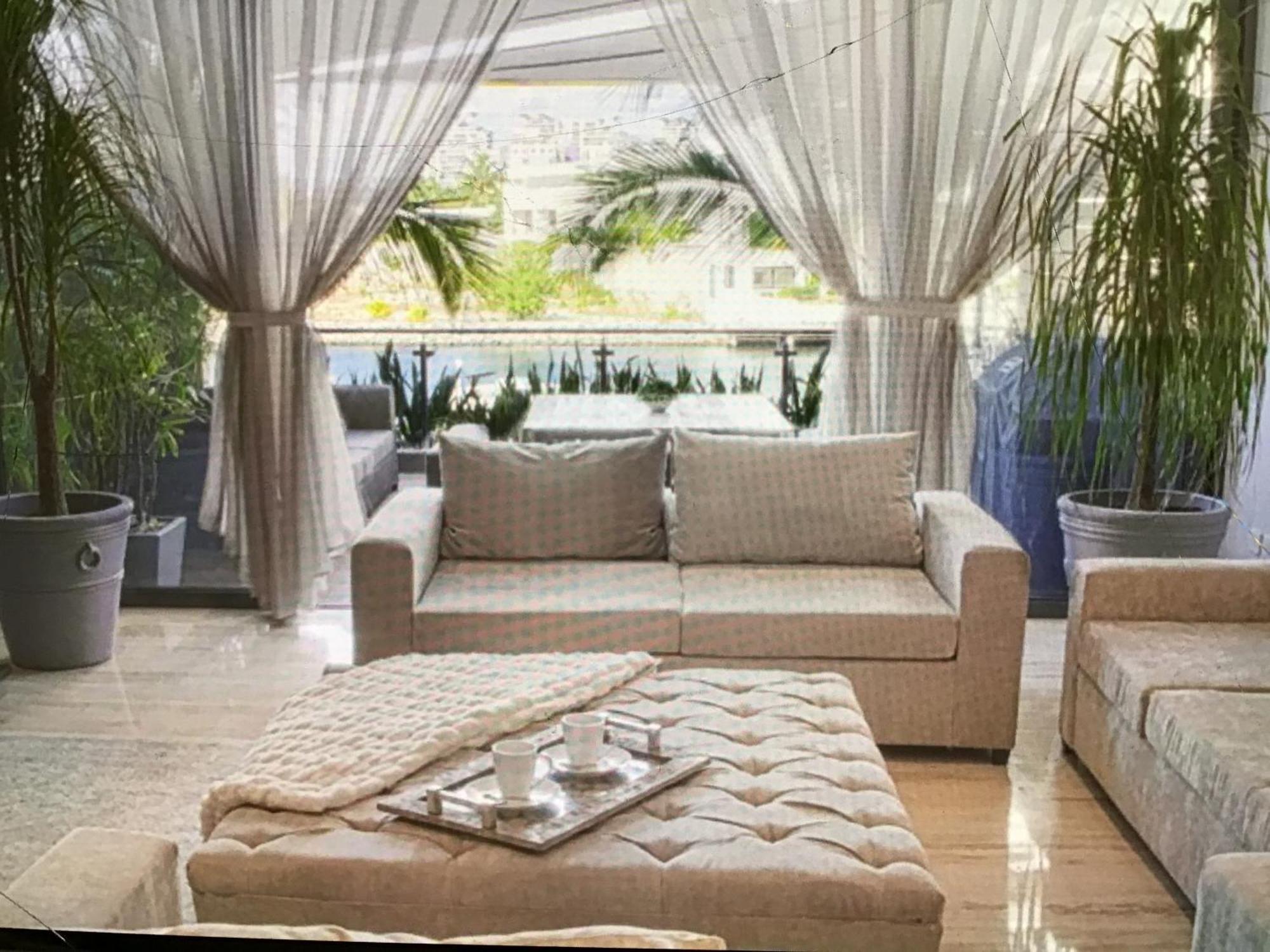 Villa Lk *
