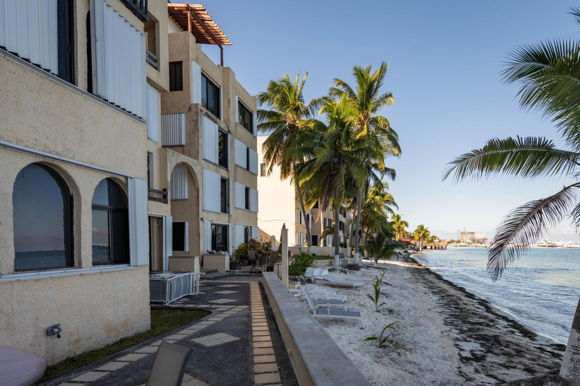 Beachfront Con Magnifica Vista Apartment *