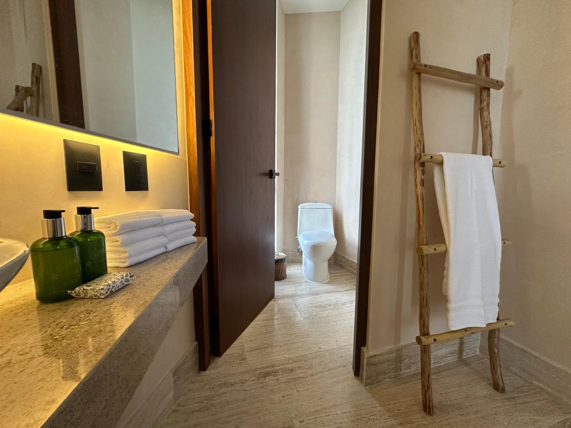 Living The Noom Apartment Cancun