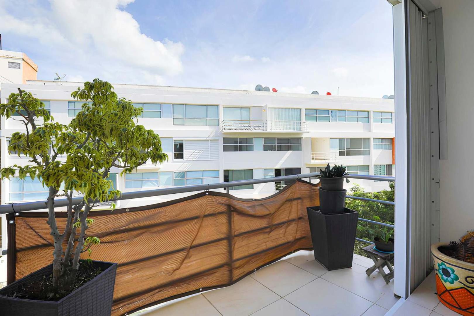 Spacious With Gym & Pool Apartment *