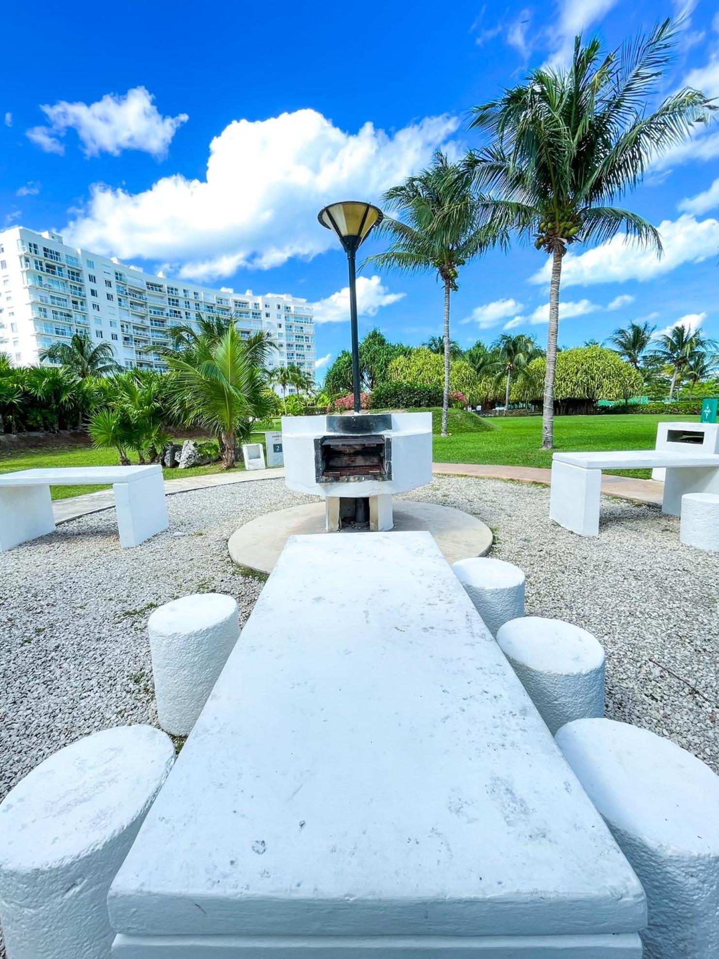 Luxury Ocean View & Front In The Location Of Apartment