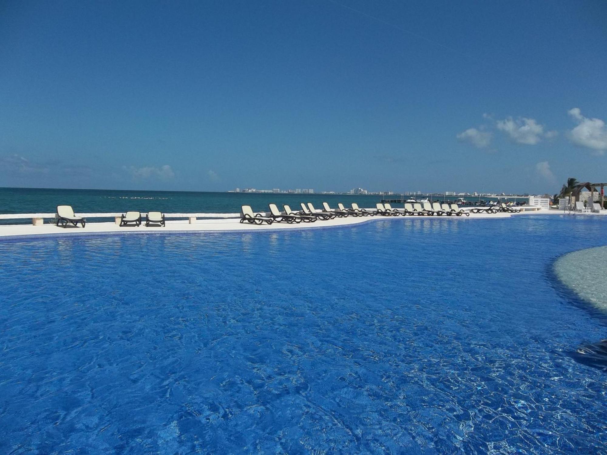 Apartment Luxury Ocean View & Front In The Location Of *