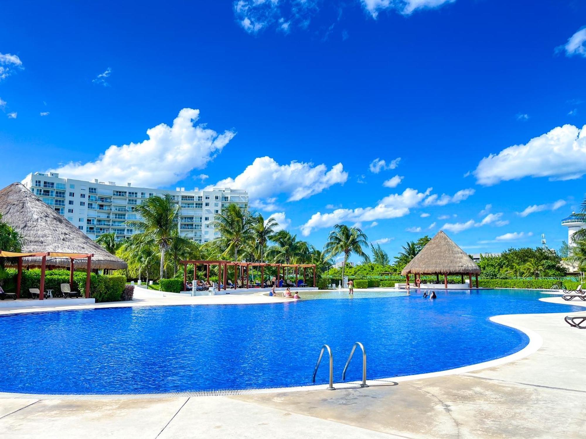Luxury Ocean View & Front In The Location Of Apartment *