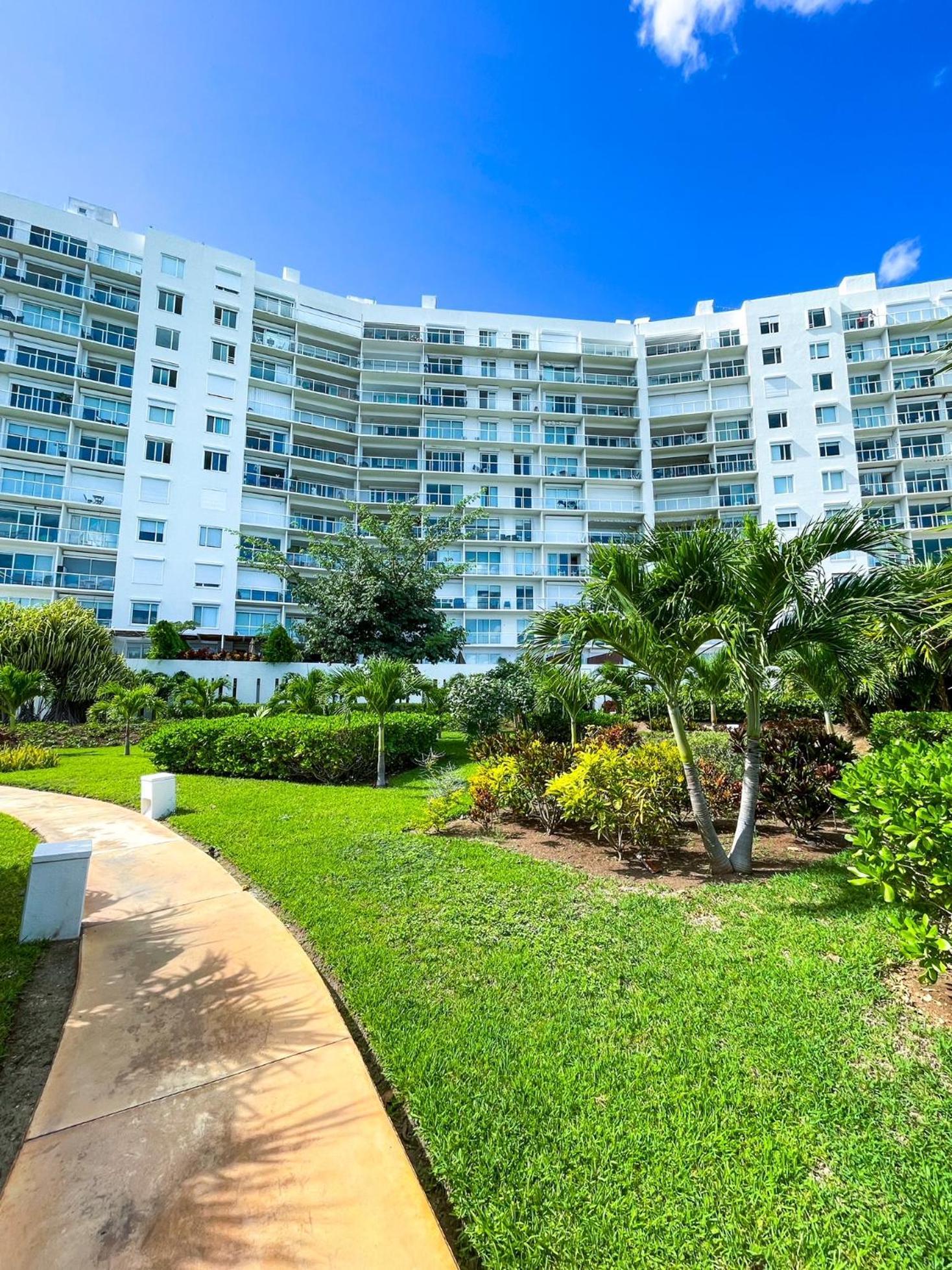 Apartment Luxury Ocean View & Front In The Location Of *