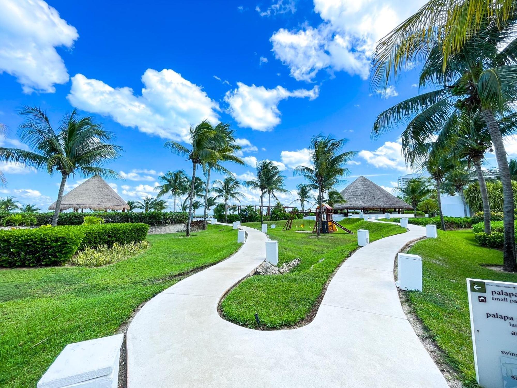 Luxury Ocean View & Front In The Location Of Apartment