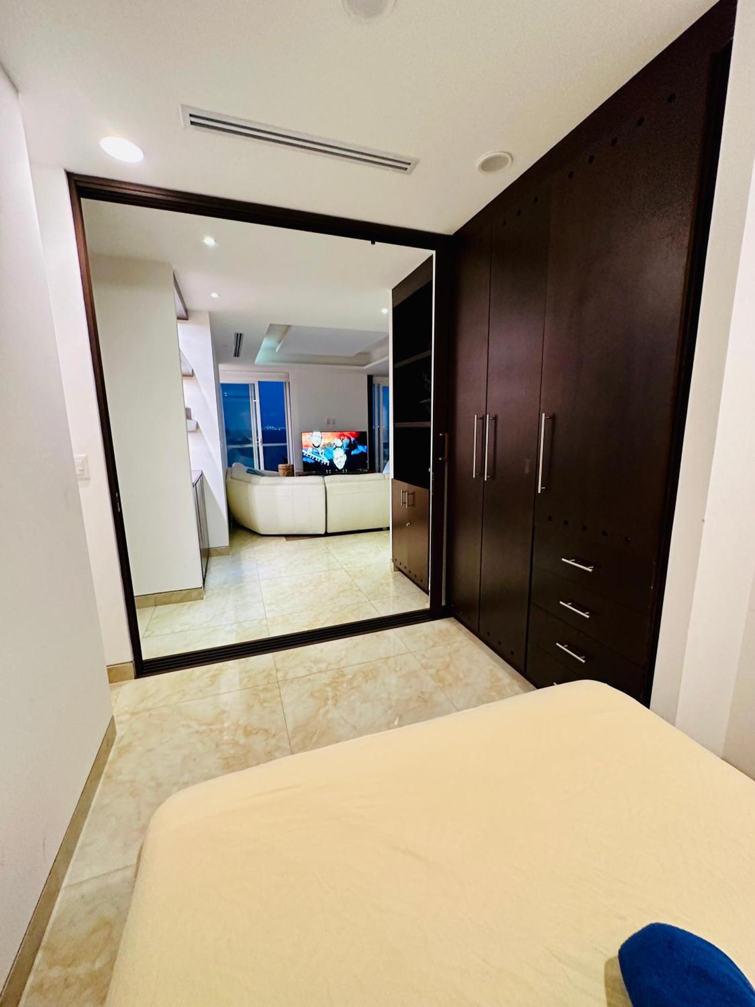 Apartment Luxury Ocean View & Front In The Location Of