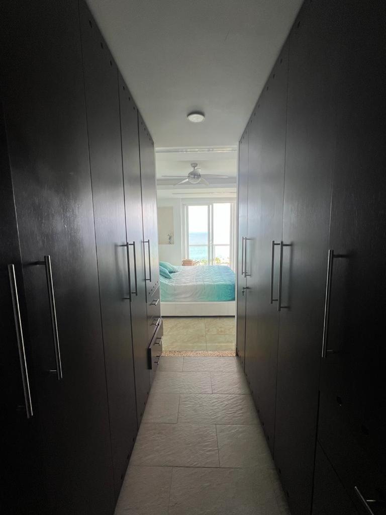 Apartment Luxury Ocean View & Front In The Location Of *