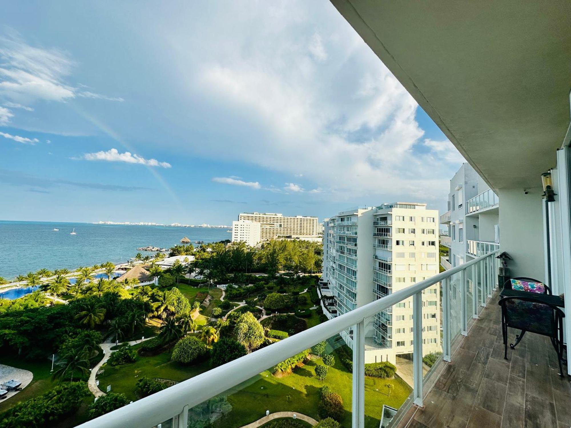 Luxury Ocean View & Front In The Location Of Apartment Cancun