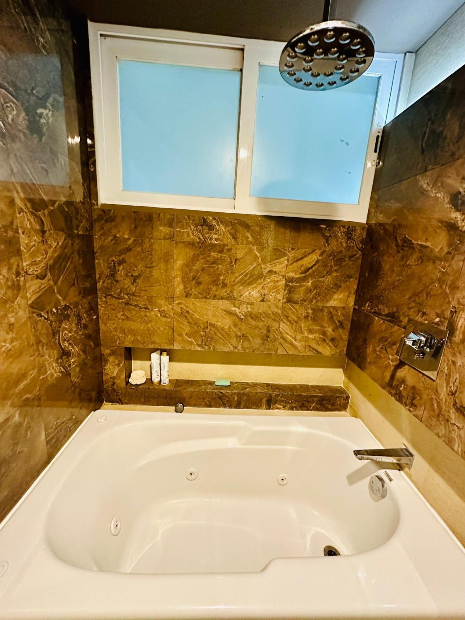 Luxury Ocean View & Front In The Location Of Apartment