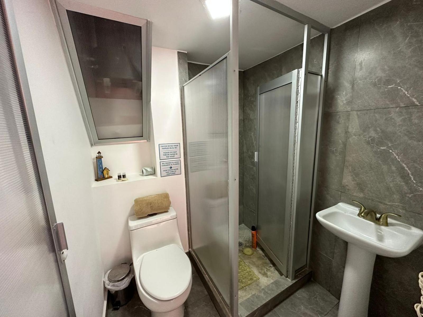 Caribbean Boutique Capsule hotel *