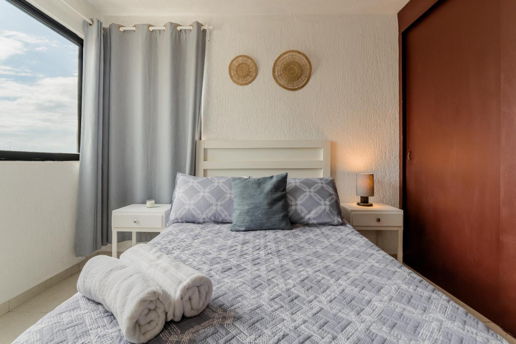 Chic Lagoon Front By Casa Paraiso Apartment
