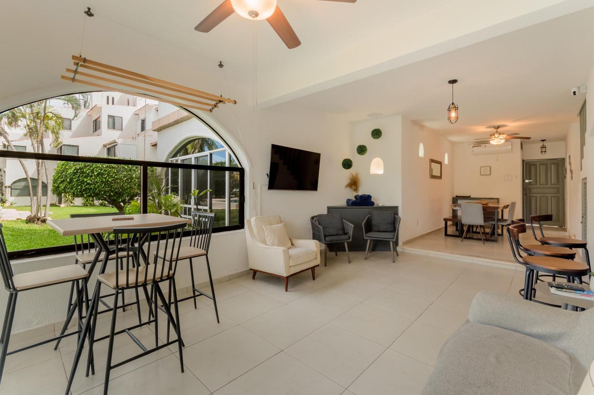Chic Lagoon Front By Casa Paraiso
