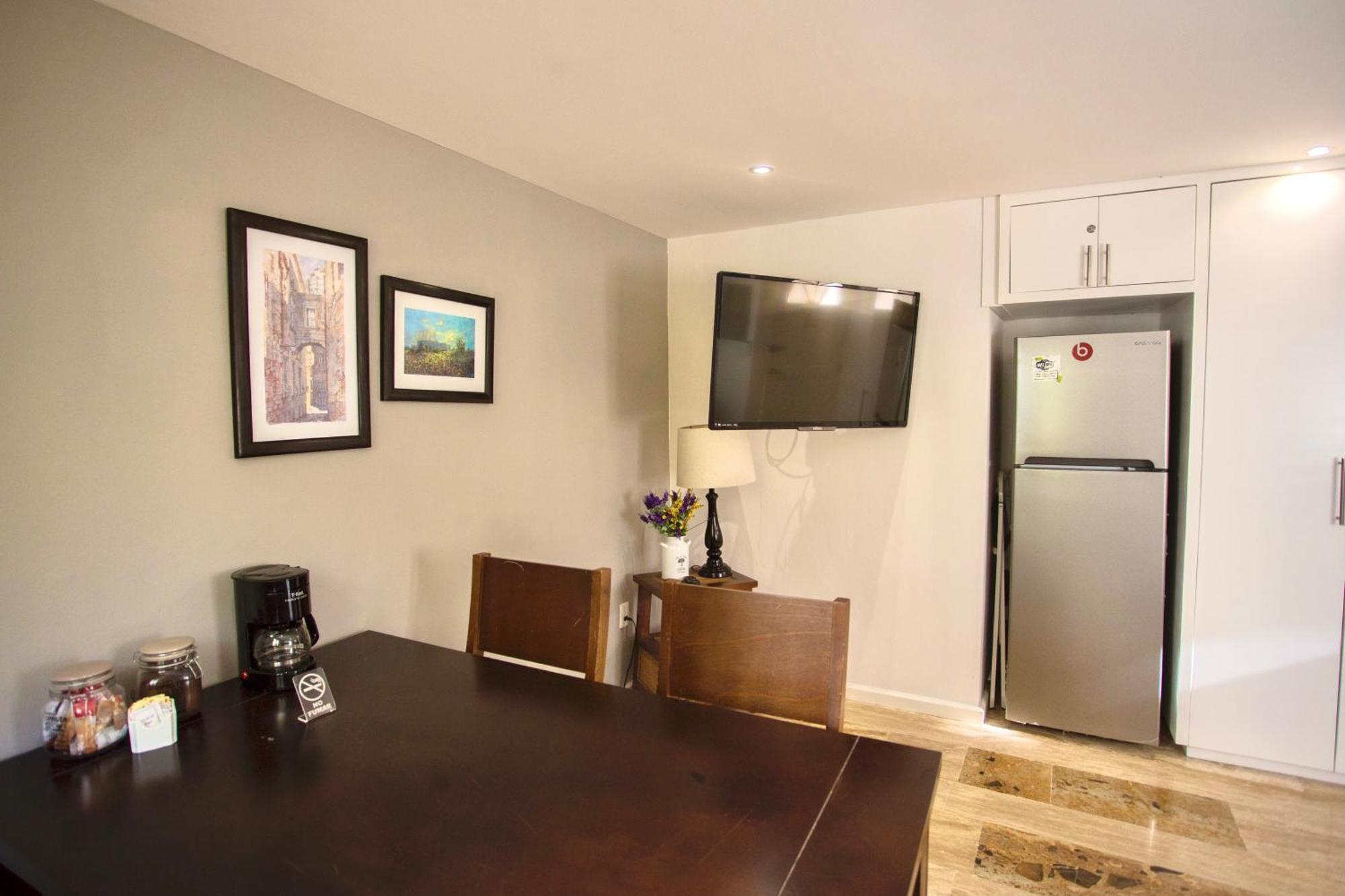 Apartment Cozy Loft With Pool, One Block From The Beach! Cancun