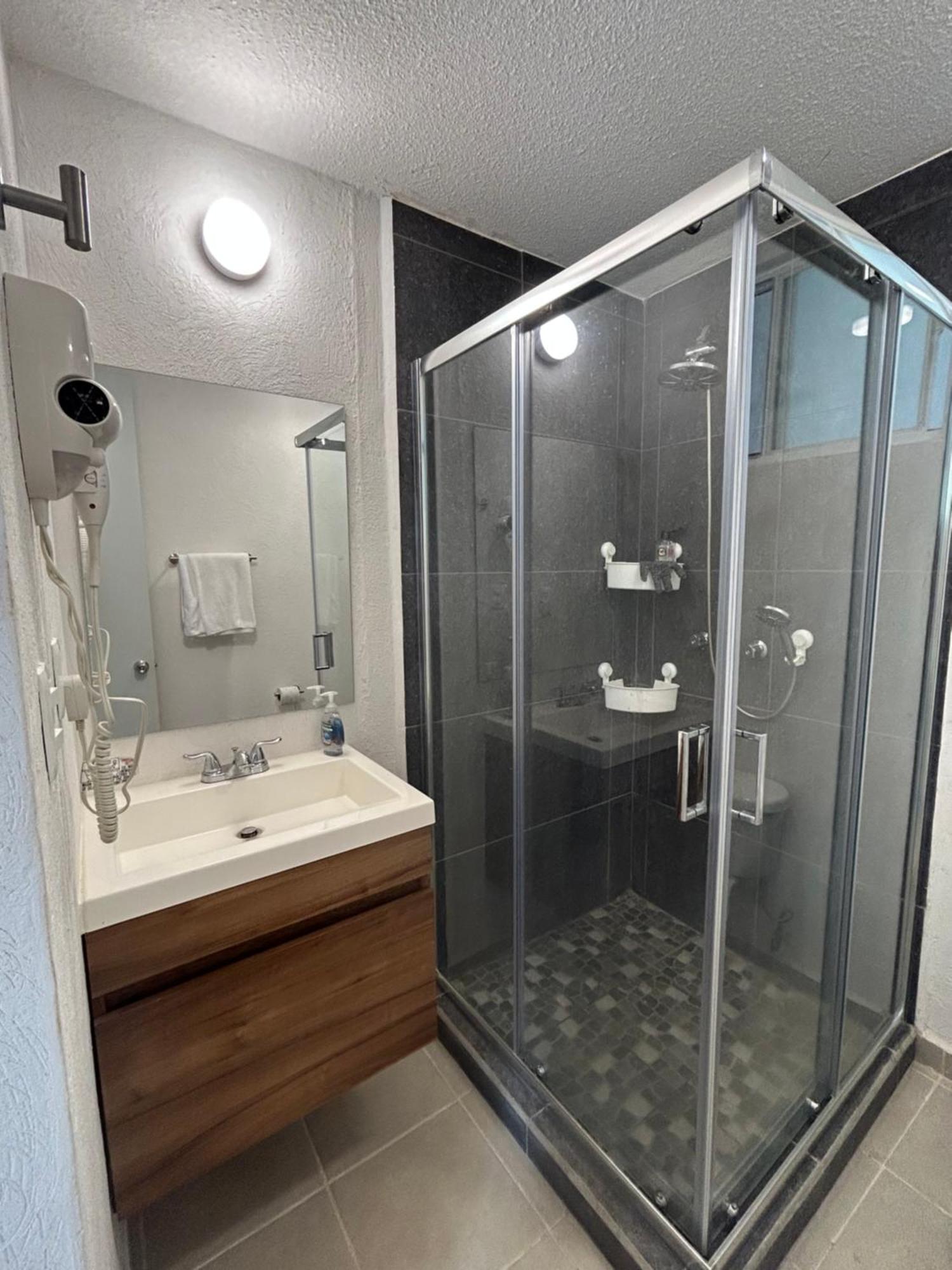 Beautiful New Apartment *