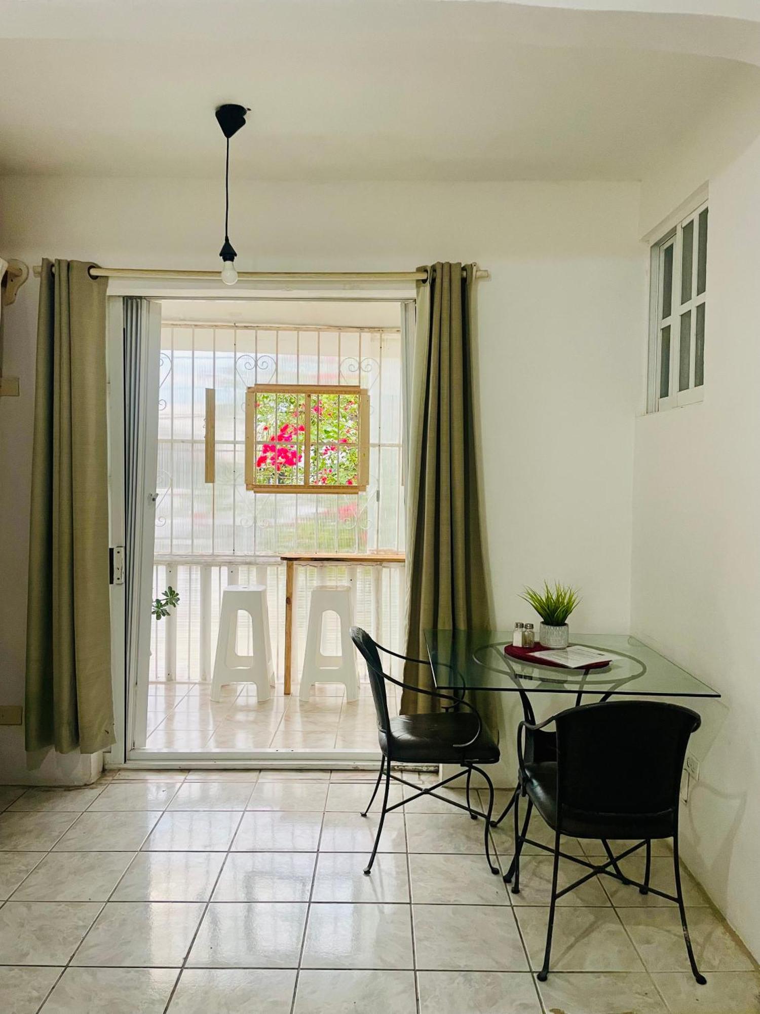 Daisys Beach Casa Cancun