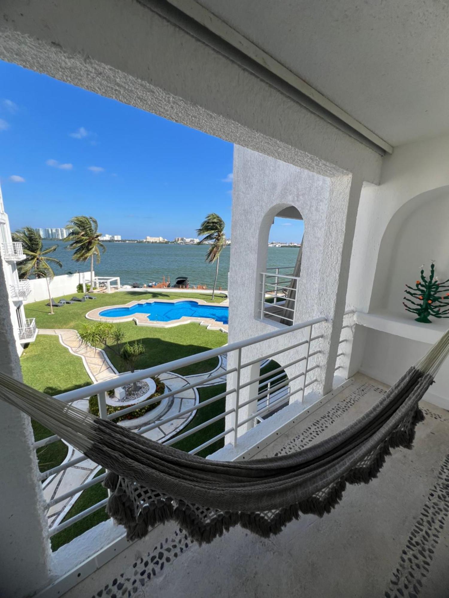 Penthouse Frente A La Laguna Apartment
