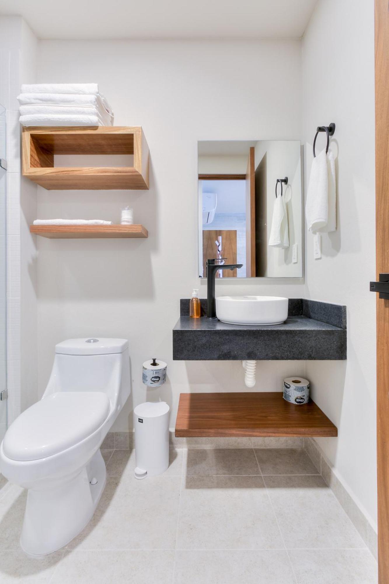 Apartment Centrally Located With Pool, Gym, Coworking And Wifi *