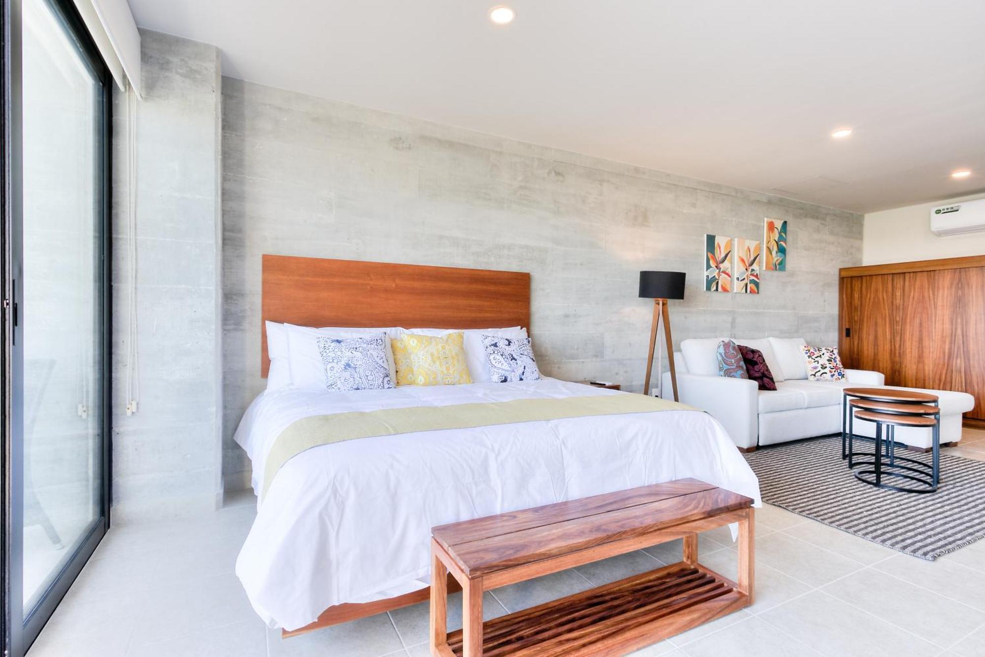 Centrally Located With Pool, Gym, Coworking And Wifi Apartment *