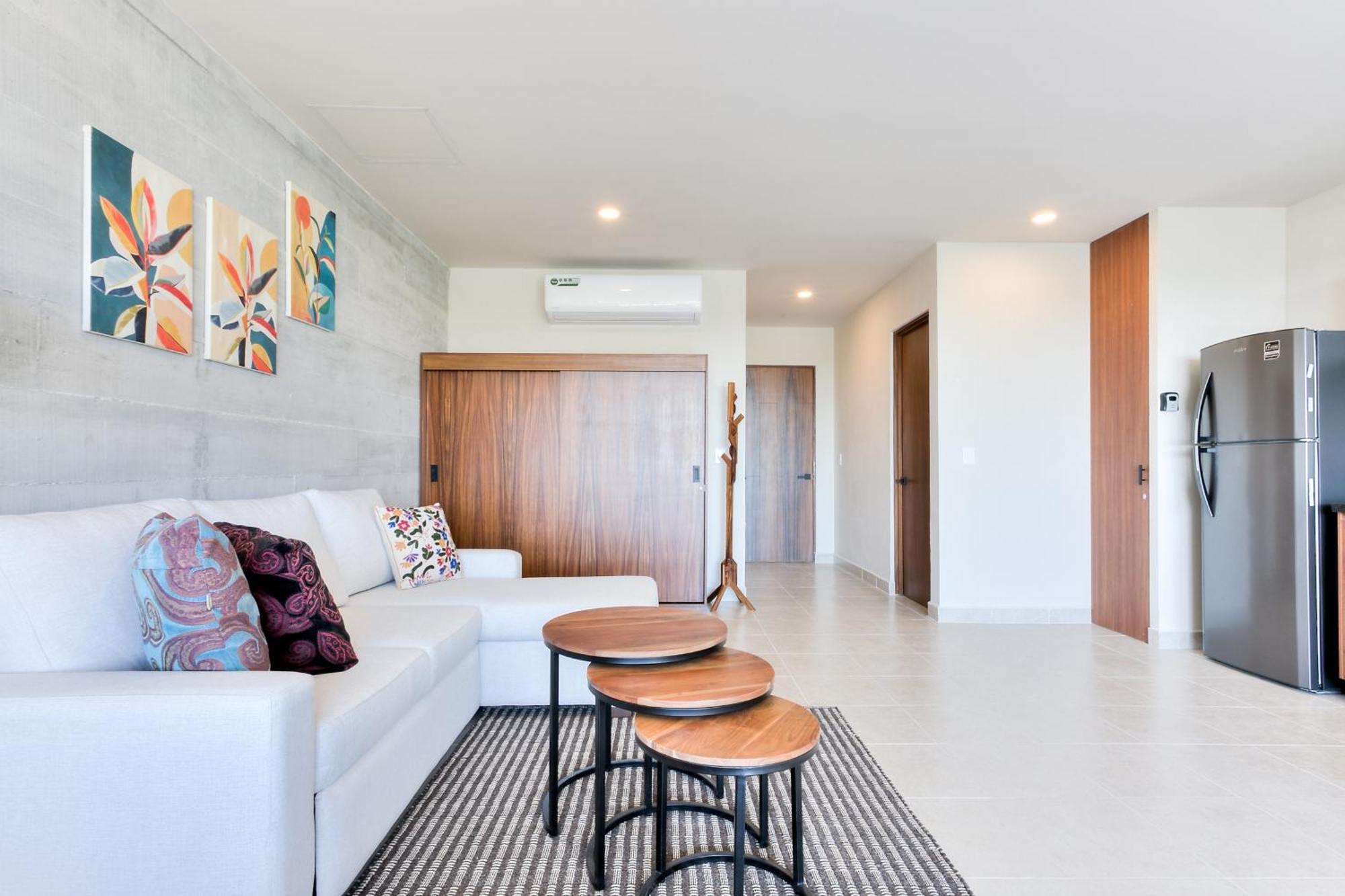 Centrally Located With Pool, Gym, Coworking And Wifi Apartment Cancún