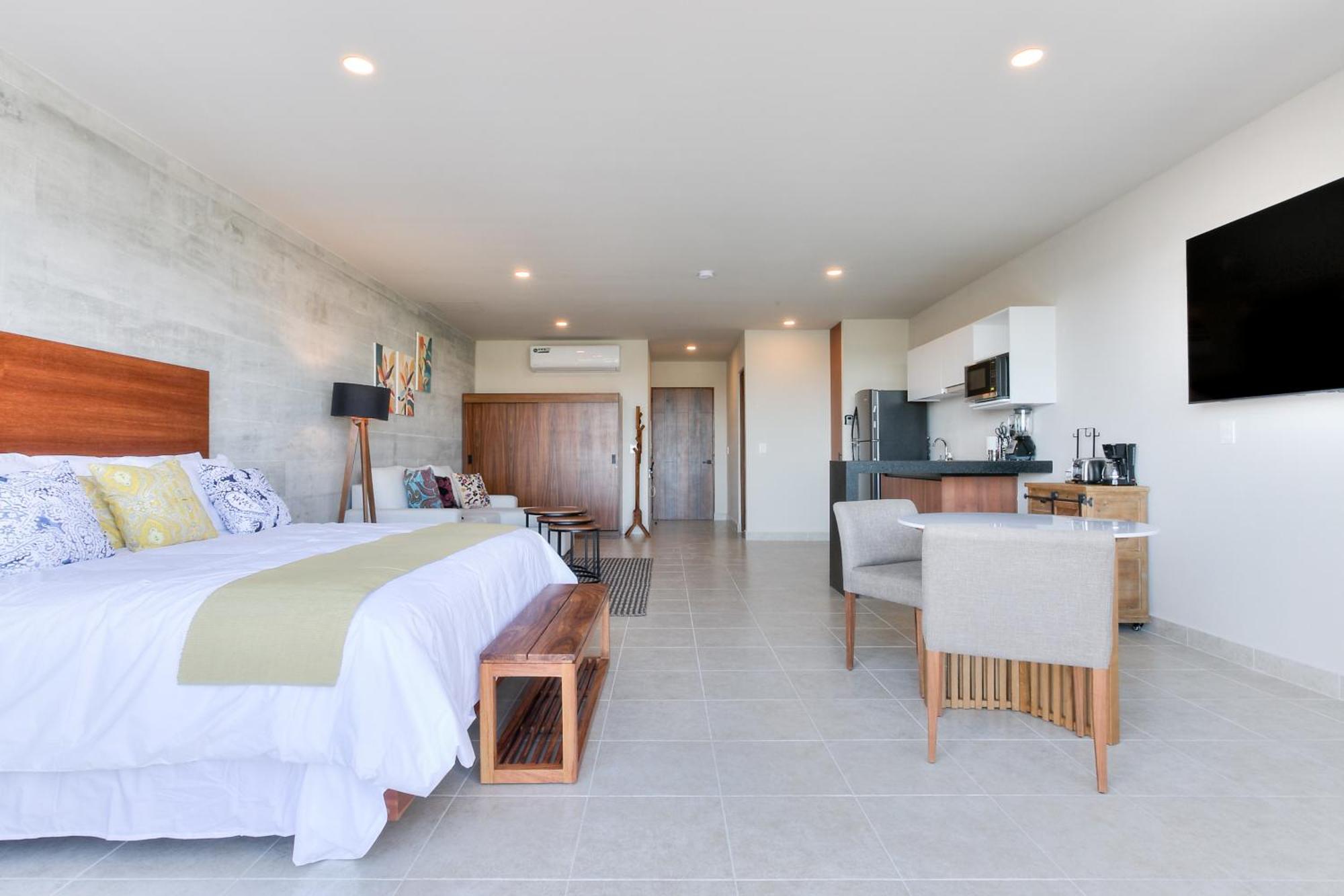 Centrally Located With Pool, Gym, Coworking And Wifi Apartment Cancún