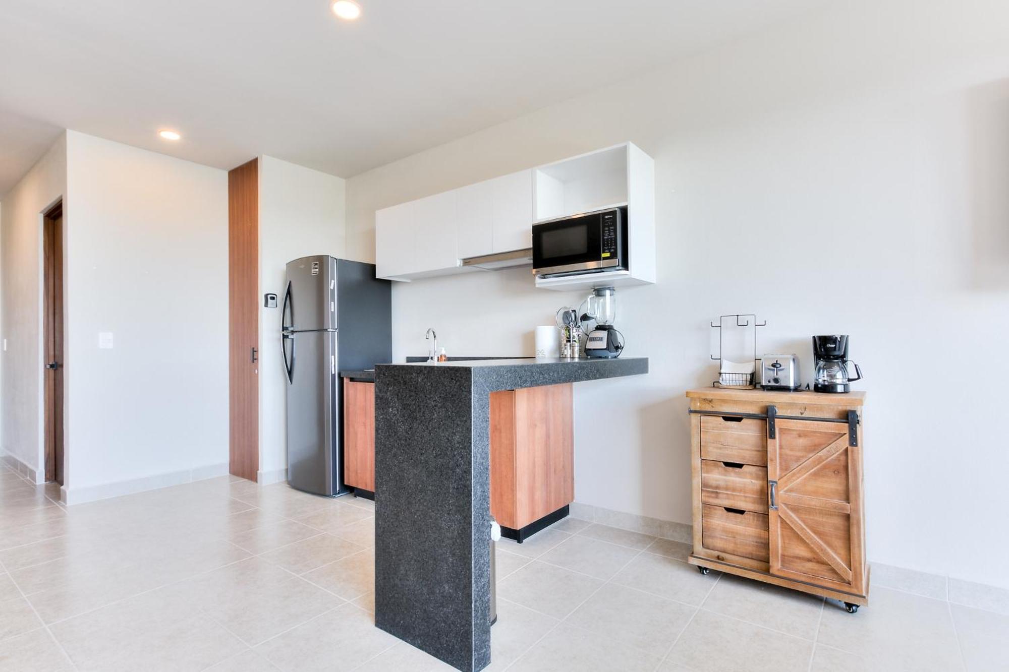 Centrally Located With Pool, Gym, Coworking And Wifi Cancún