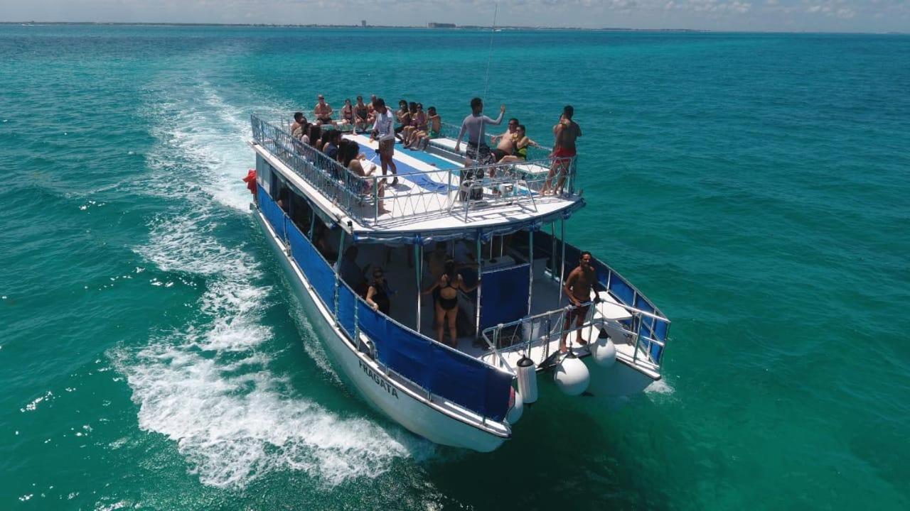 Catamaran Fragata Botel *