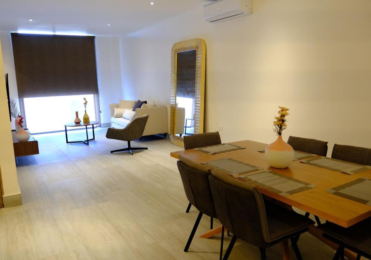 Cumbres Gardens Apartment