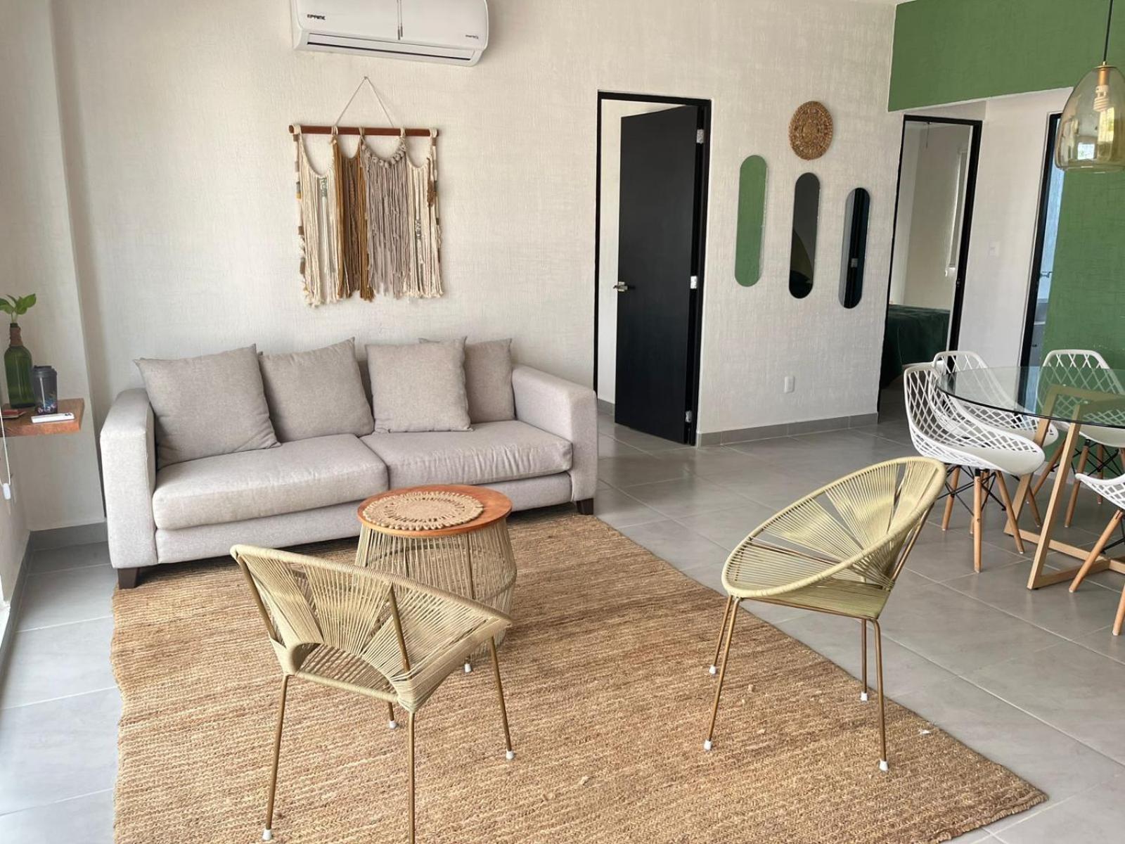 Apartment Chiquila *