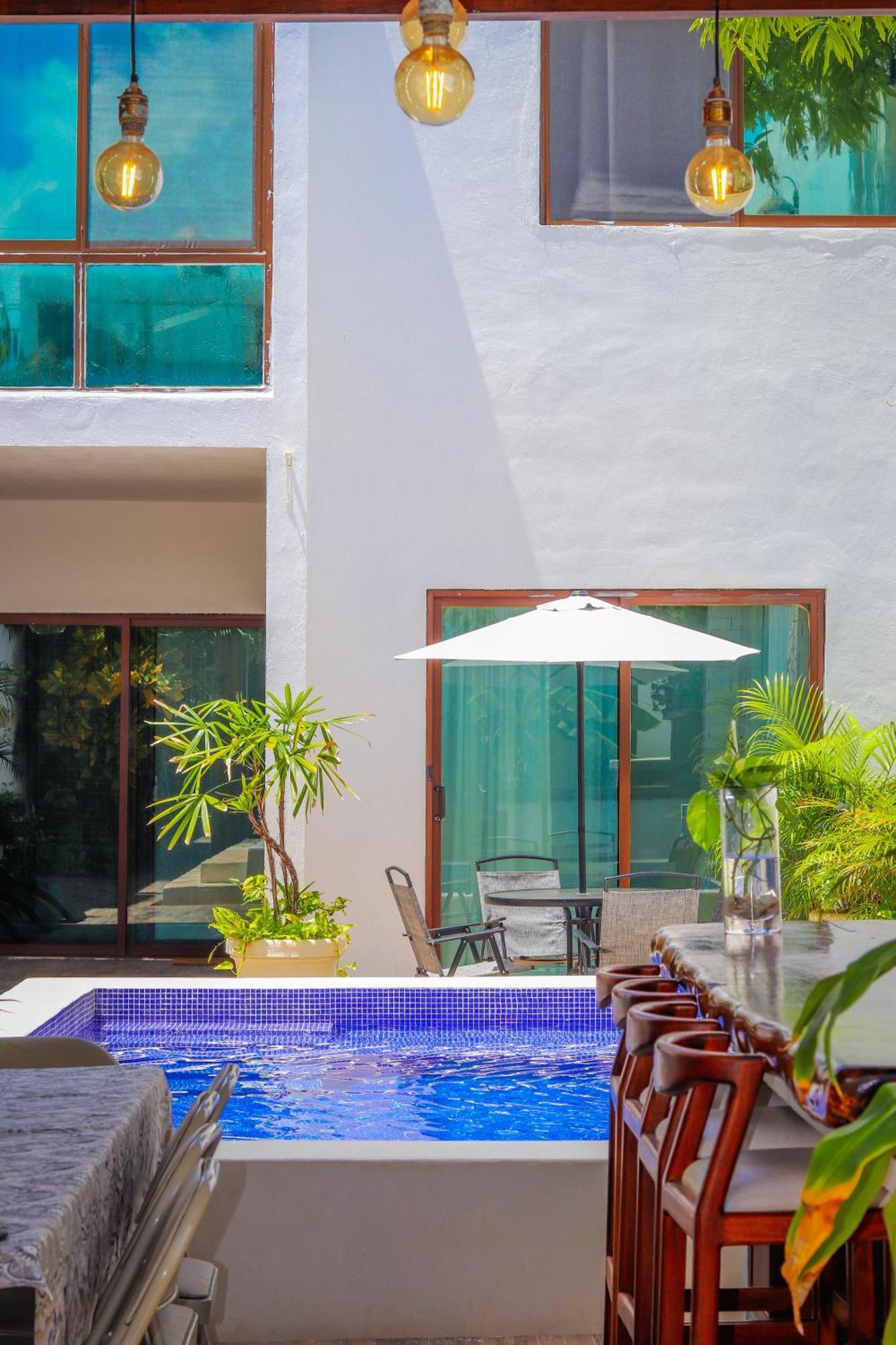 Gran Con Banos En Villa Cancun