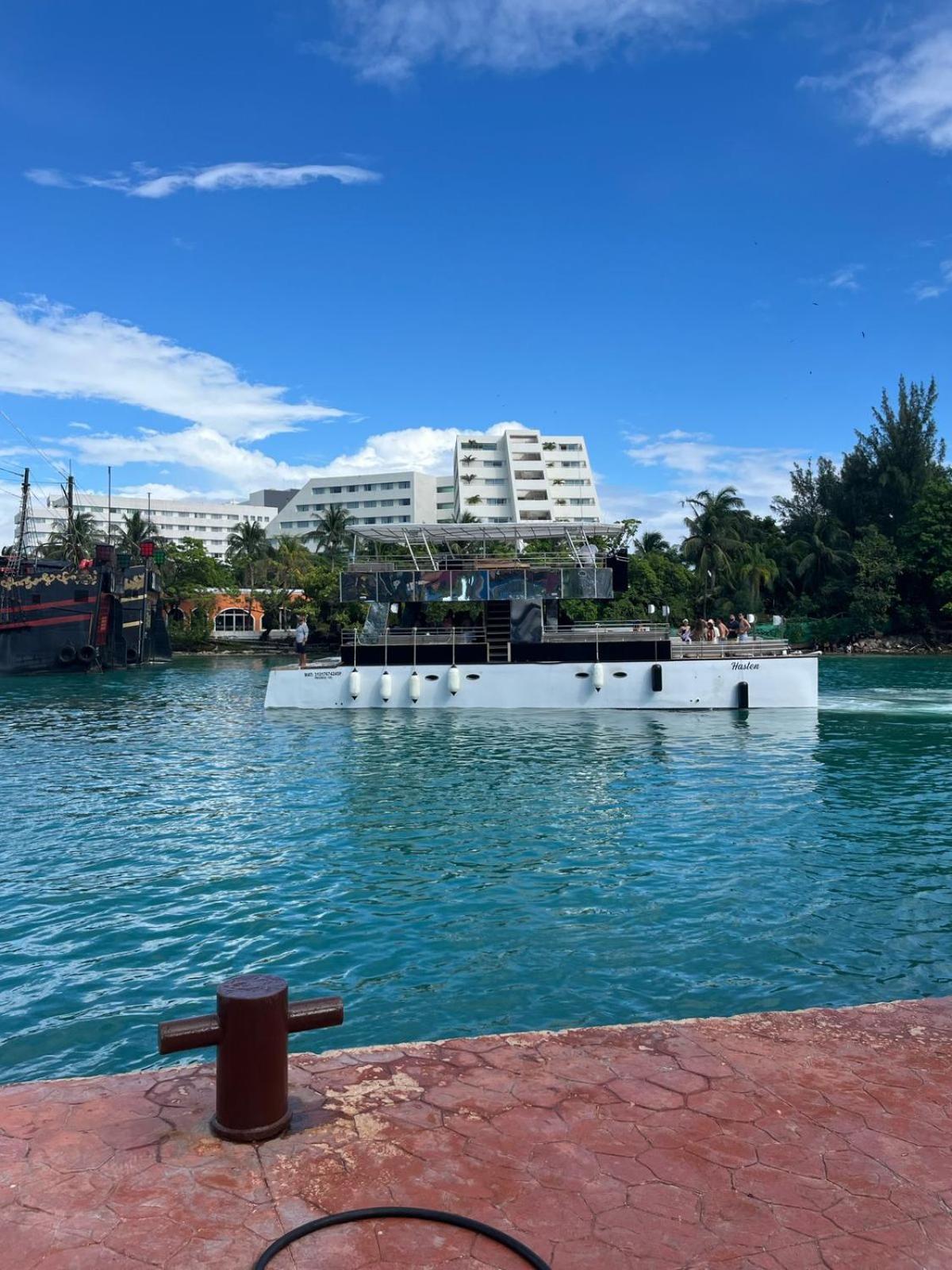 Catamarán De Lujo Hasten Cancun