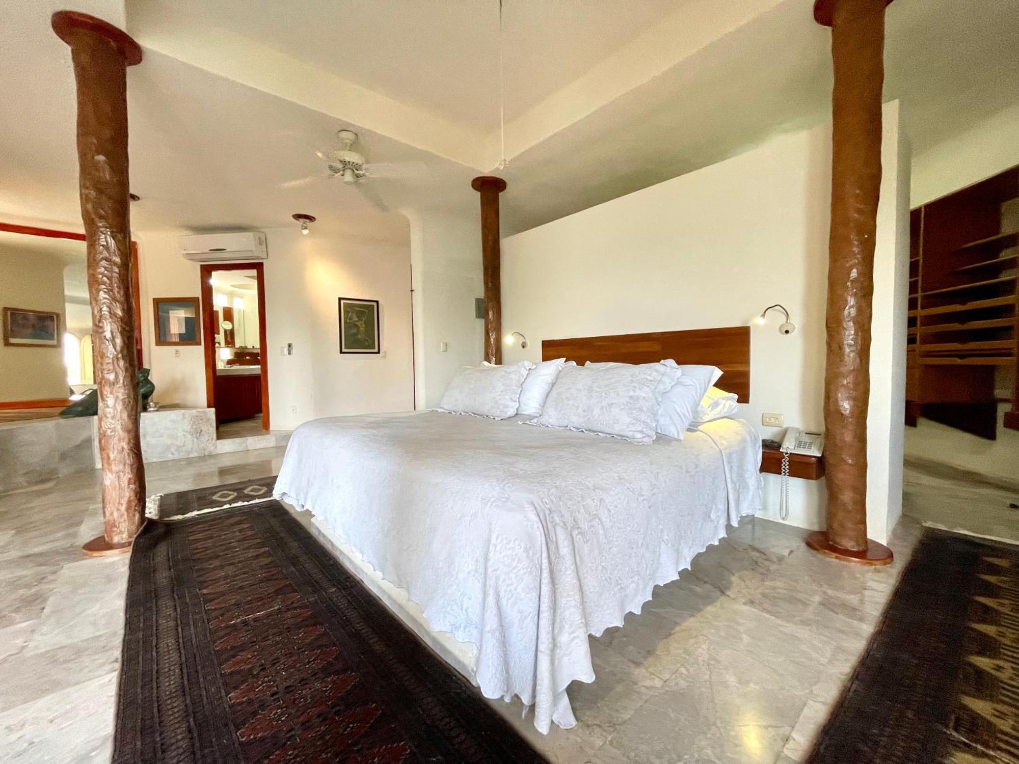 6br Spacious Waterfront With Private Pool By Solmar Villa *
