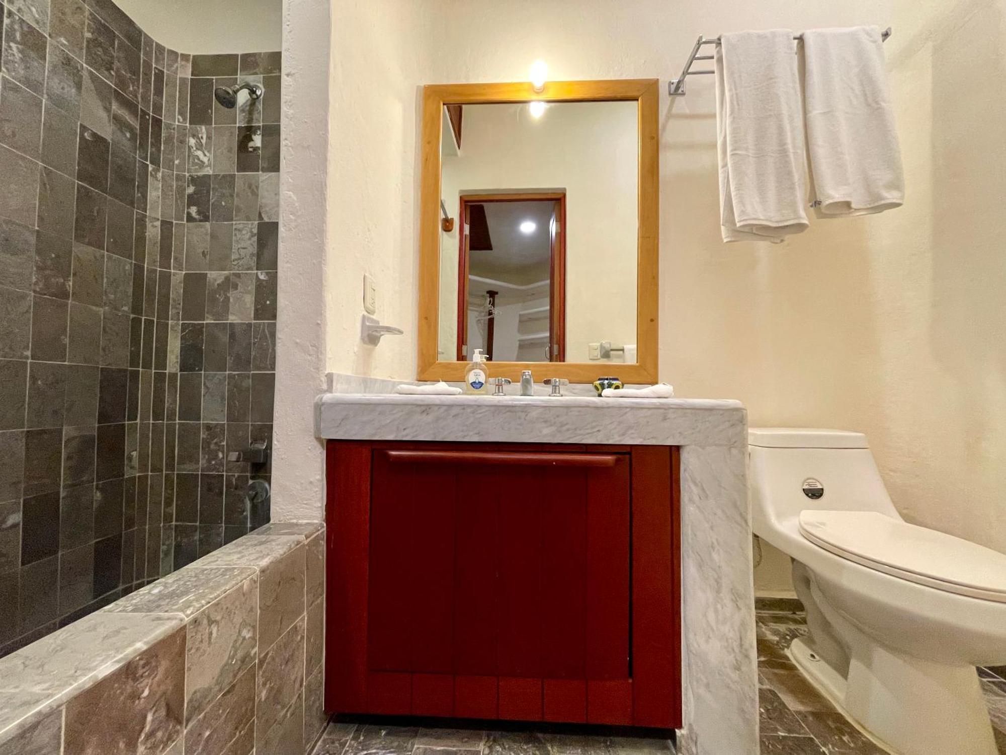6br Spacious Waterfront With Private Pool By Solmar Villa Cancun