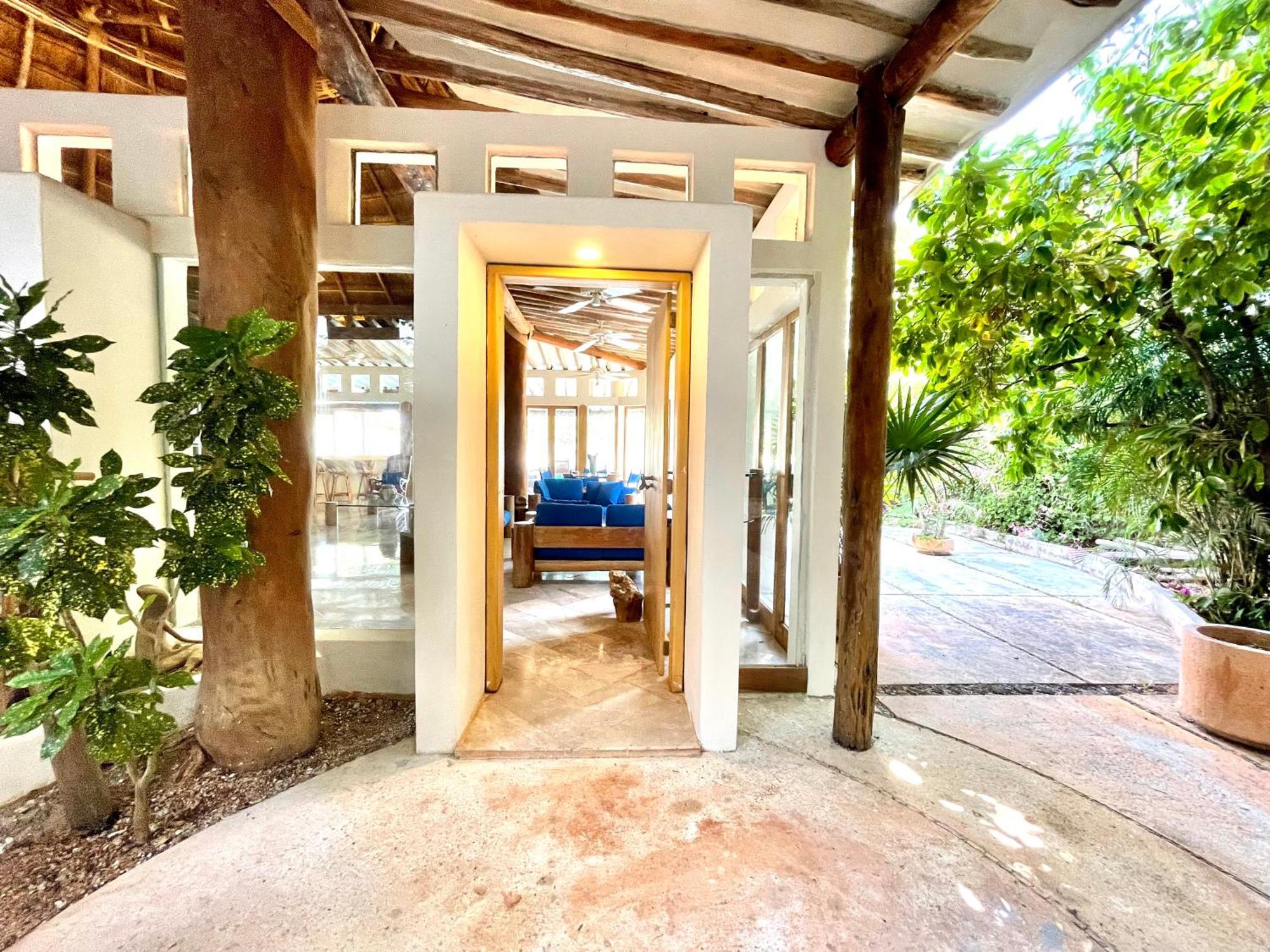 Villa 6br Spacious Waterfront With Private Pool By Solmar Cancun