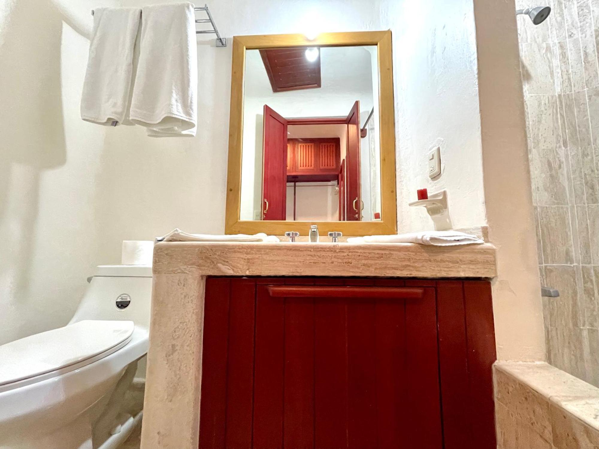 Villa 6br Spacious Waterfront With Private Pool By Solmar Cancun
