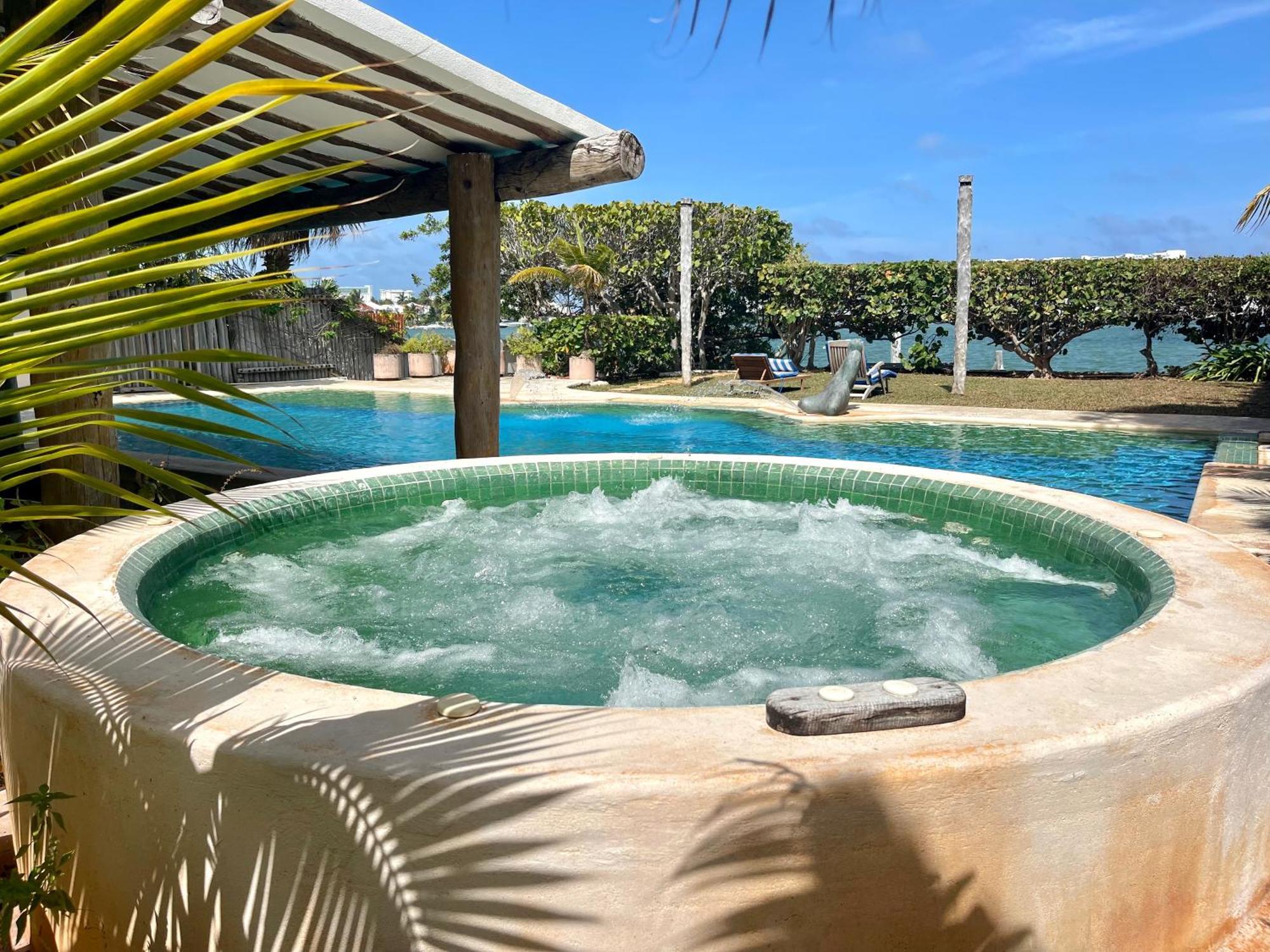 Villa 6br Spacious Waterfront With Private Pool By Solmar