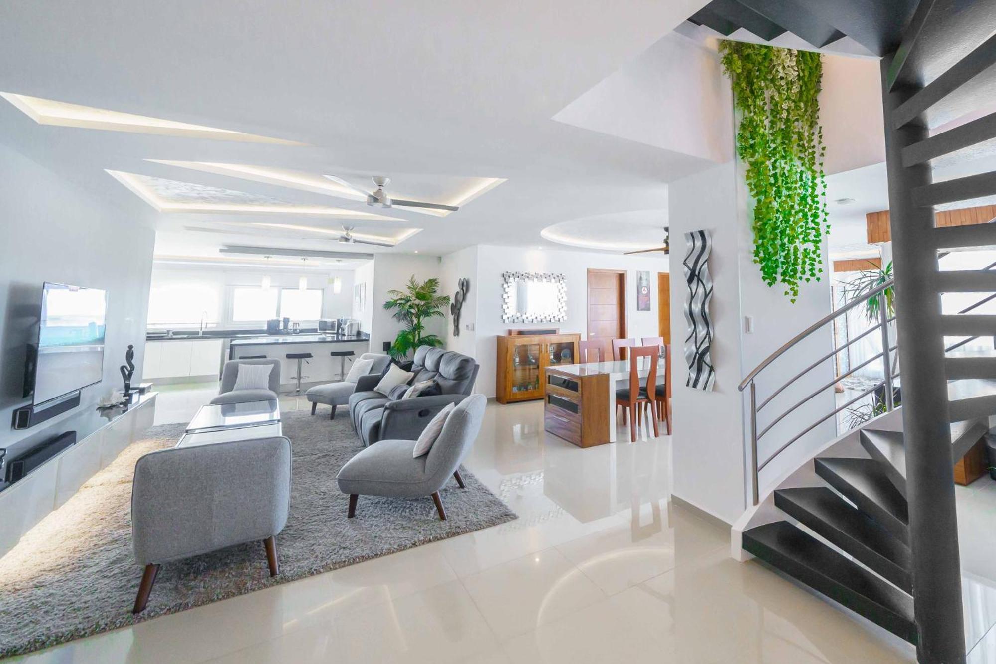 Apartment Luxury 4 Bedroom Penthouse With Private Jacuzzi Steps From Zone Cancun