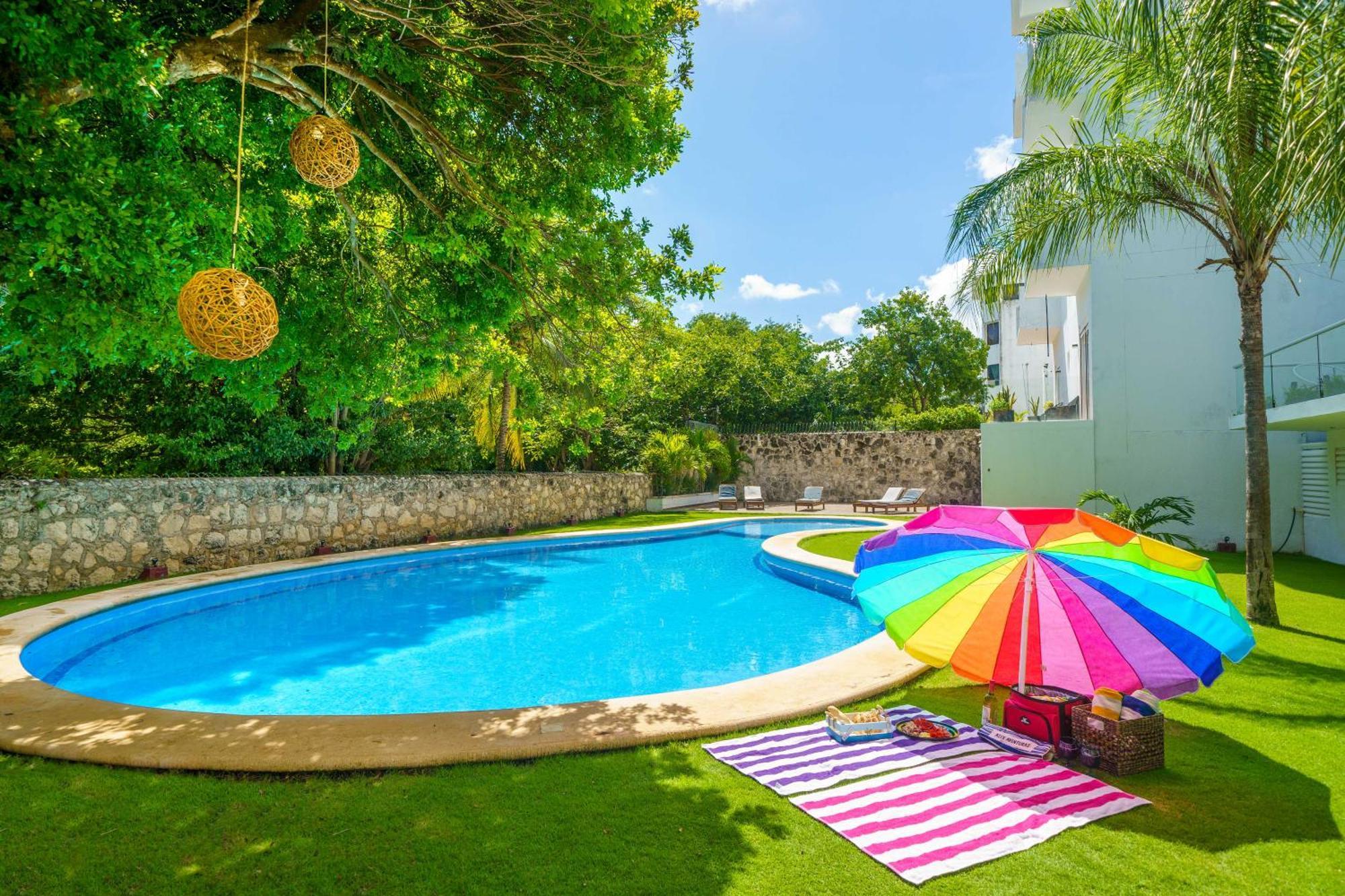 Luxury 4 Bedroom Penthouse With Private Jacuzzi Steps From Zone *